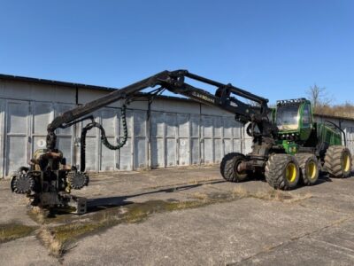 John Deere 1270E