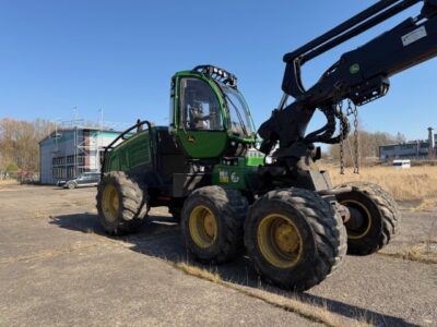 John Deere 1270E